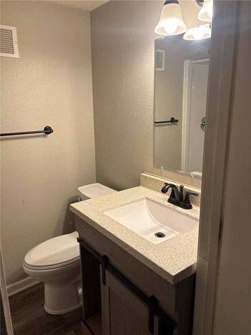 3830 S Breckenridge Drive, Independence, MO 64055