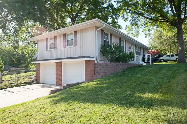 3830 S Breckenridge Drive, Independence, MO 64055