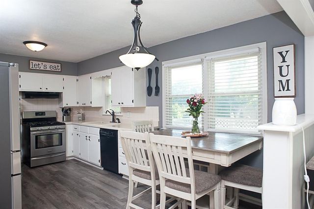 3830 S Breckenridge Drive, Independence, MO 64055