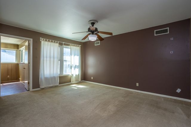 411 S CENTRE Lane, Lancaster, TX 75146