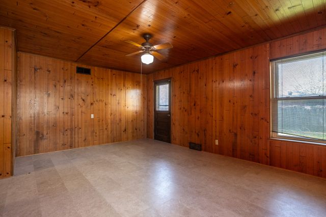 411 S CENTRE Lane, Lancaster, TX 75146