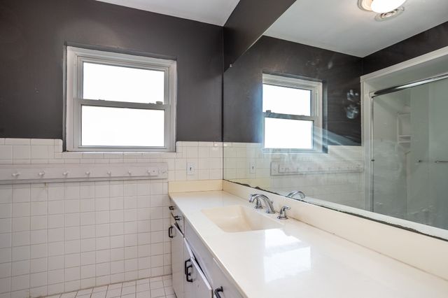 411 S CENTRE Lane, Lancaster, TX 75146