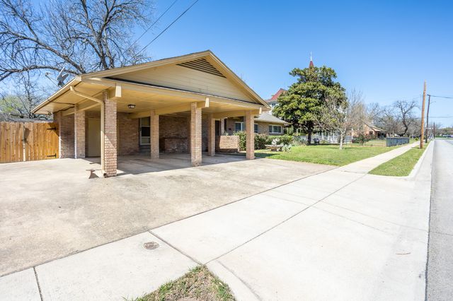 411 S CENTRE Lane, Lancaster, TX 75146