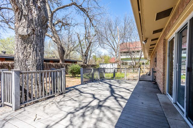 411 S CENTRE Lane, Lancaster, TX 75146