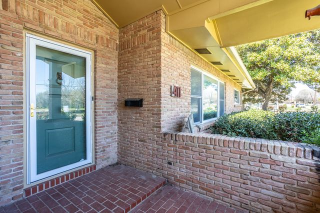 411 S CENTRE Lane, Lancaster, TX 75146