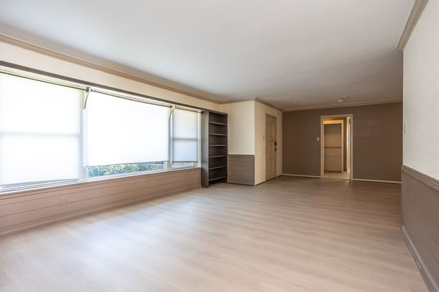 411 S CENTRE Lane, Lancaster, TX 75146