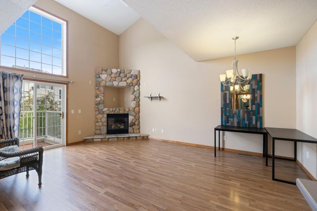 6826 Pine Crest Trail S, Cottage Grove, MN 55016