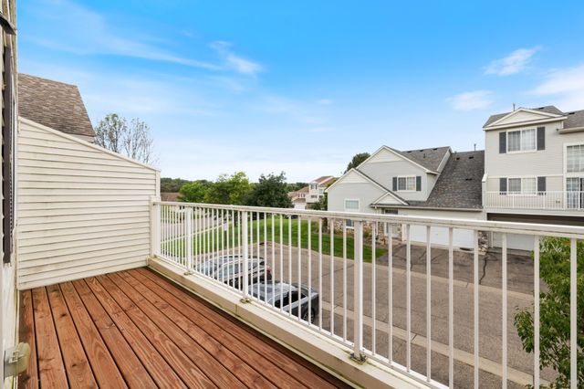 6826 Pine Crest Trail S, Cottage Grove, MN 55016