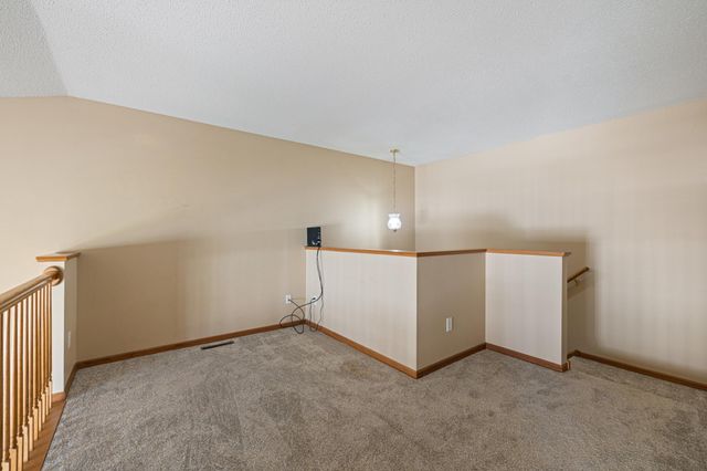 6826 Pine Crest Trail S, Cottage Grove, MN 55016