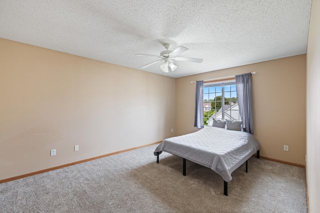 6826 Pine Crest Trail S, Cottage Grove, MN 55016