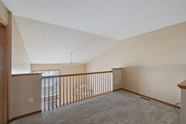 6826 Pine Crest Trail S, Cottage Grove, MN 55016
