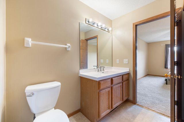 6826 Pine Crest Trail S, Cottage Grove, MN 55016