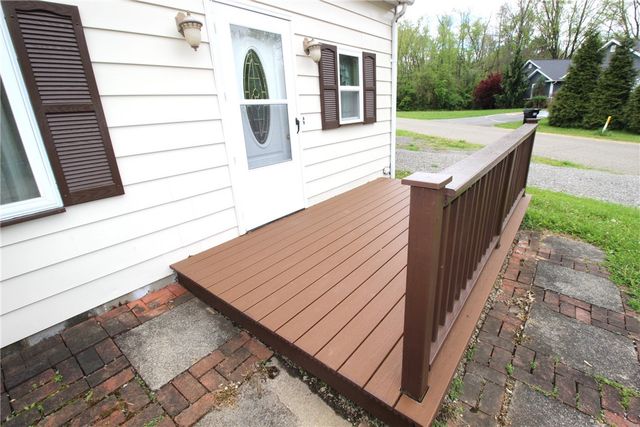 409 Avalon Dr, Union Twp, PA 16101