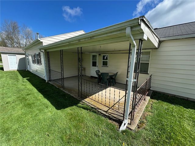 409 Avalon Dr, Union Twp, PA 16101