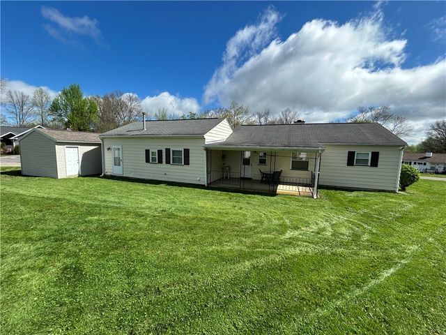 409 Avalon Dr, Union Twp, PA 16101