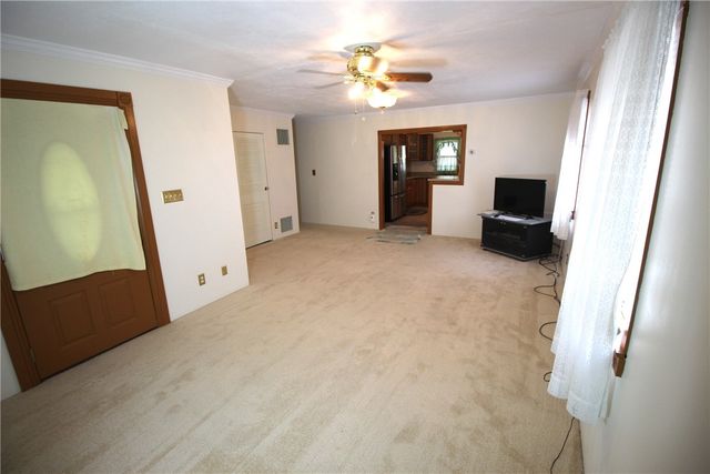 409 Avalon Dr, Union Twp, PA 16101