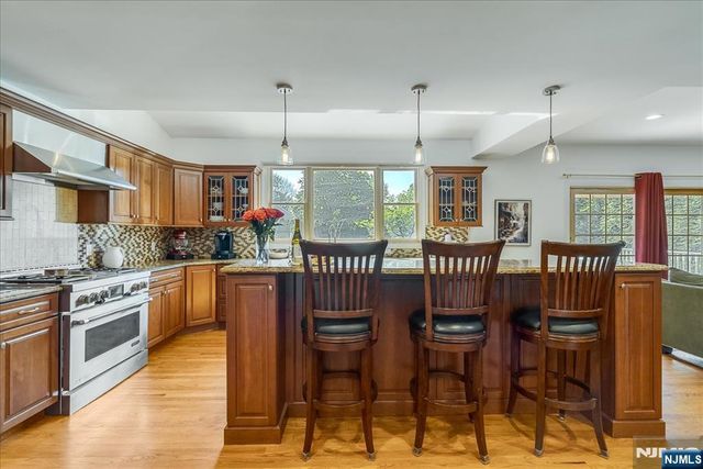 254 Hoppers Lane, Paramus, NJ 07652