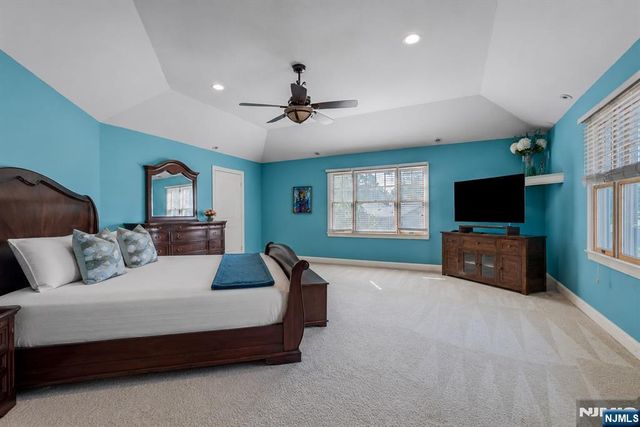 254 Hoppers Lane, Paramus, NJ 07652