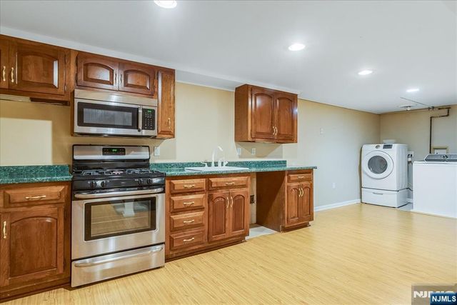 254 Hoppers Lane, Paramus, NJ 07652