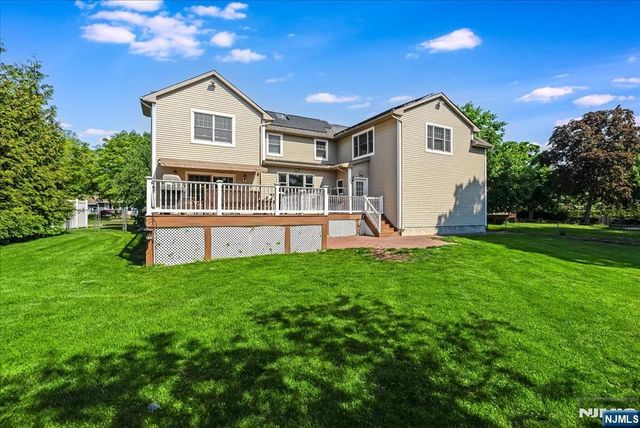 254 Hoppers Lane, Paramus, NJ 07652