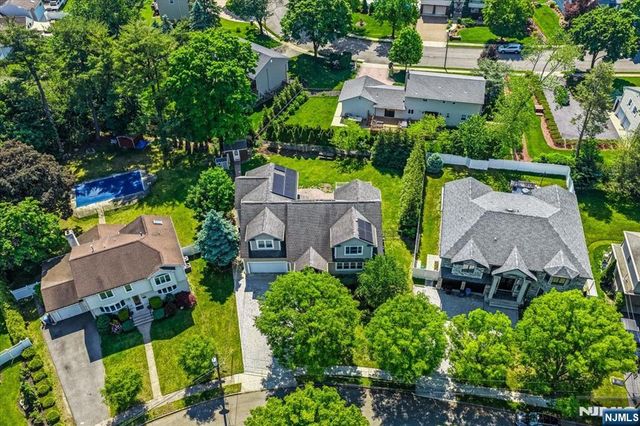 254 Hoppers Lane, Paramus, NJ 07652
