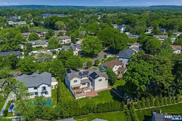 254 Hoppers Lane, Paramus, NJ 07652