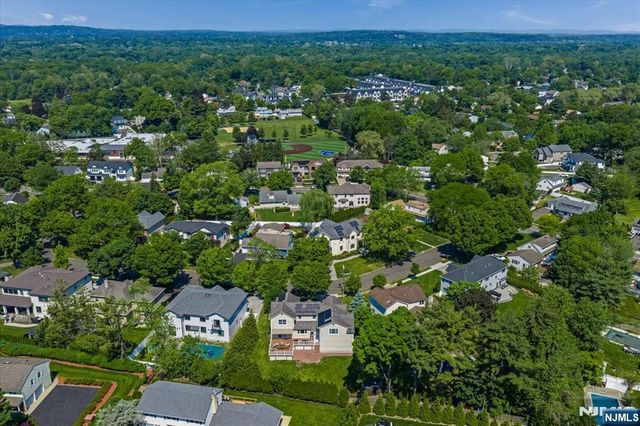 254 Hoppers Lane, Paramus, NJ 07652