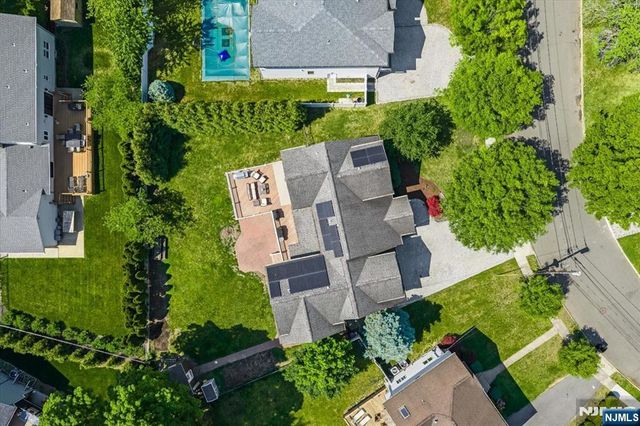 254 Hoppers Lane, Paramus, NJ 07652
