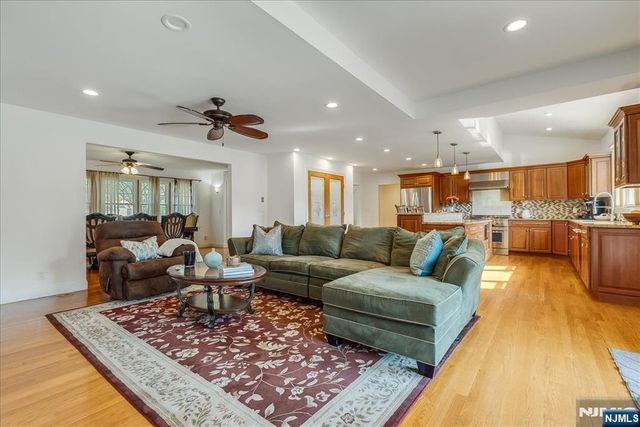 254 Hoppers Lane, Paramus, NJ 07652