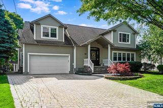 254 Hoppers Lane, Paramus, NJ 07652