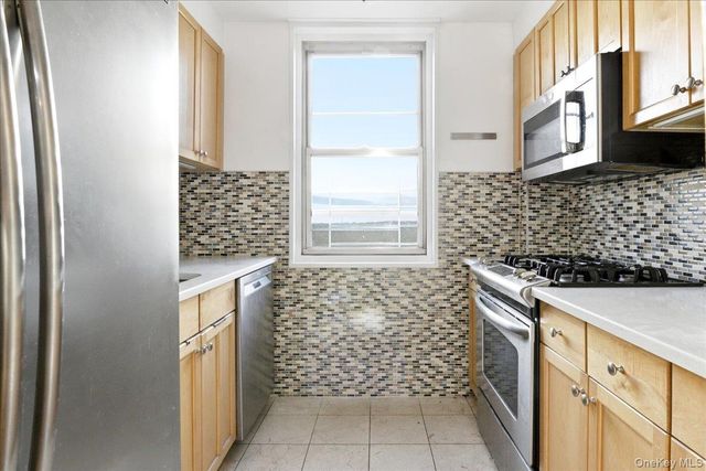 118-17 Union Tpke 16G, Forest Hills, NY 11375