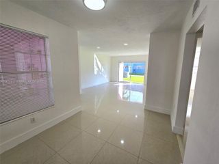 7520 SW 82nd St G118, Miami, FL 33143