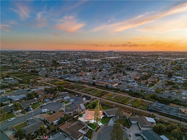 8662 Royer Circle, Huntington Beach, CA 92647