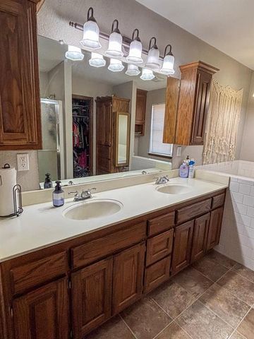 51151 E Cr 1525, Stratford, OK 74872