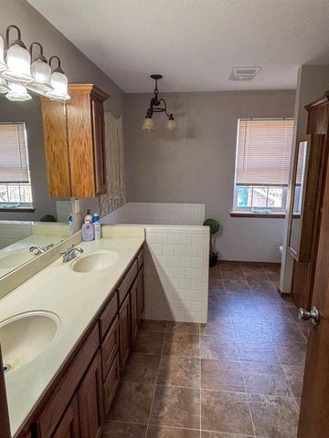 51151 E Cr 1525, Stratford, OK 74872