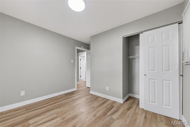 10418 Quaker Dr, Dellwood, MO 63136