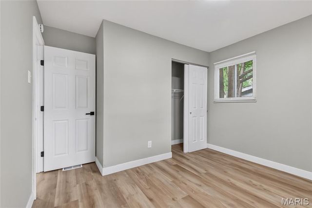 10418 Quaker Dr, Dellwood, MO 63136