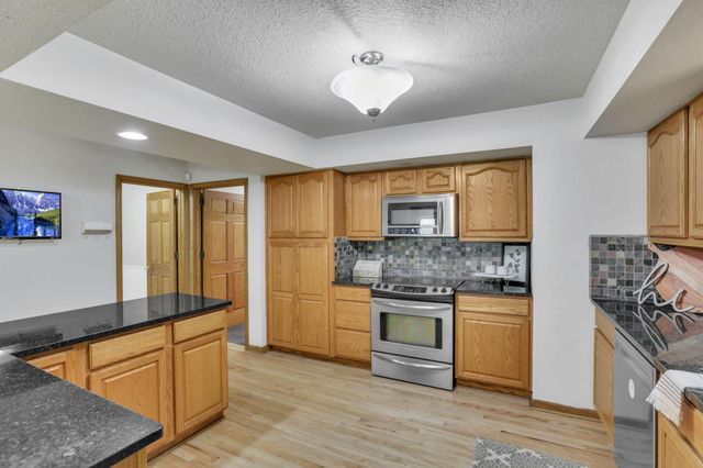 200 Hazelton Etna Road SW, Pataskala, OH 43062