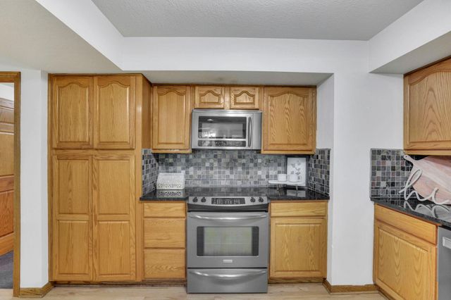 200 Hazelton Etna Road SW, Pataskala, OH 43062