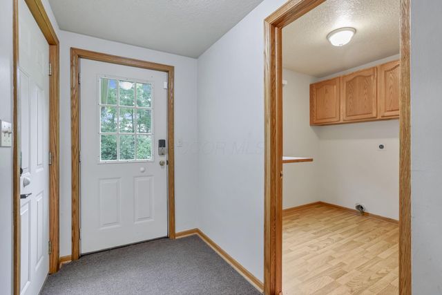 200 Hazelton Etna Road SW, Pataskala, OH 43062