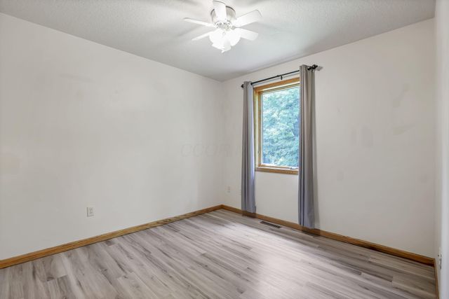 200 Hazelton Etna Road SW, Pataskala, OH 43062