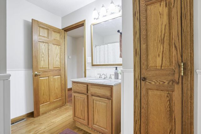 200 Hazelton Etna Road SW, Pataskala, OH 43062