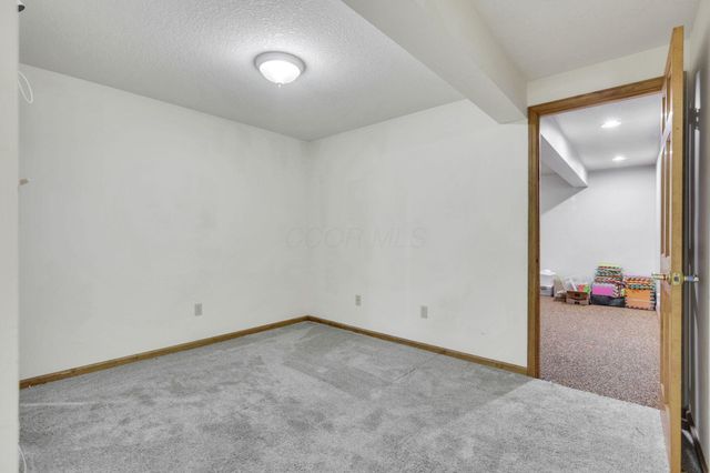 200 Hazelton Etna Road SW, Pataskala, OH 43062