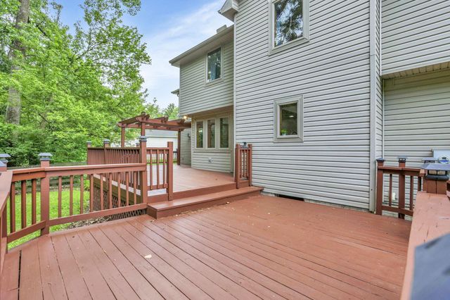 200 Hazelton Etna Road SW, Pataskala, OH 43062