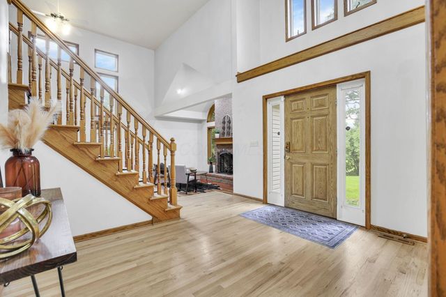 200 Hazelton Etna Road SW, Pataskala, OH 43062