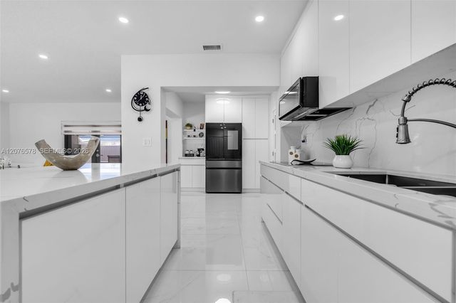 1270 W 64th Terrace, Hialeah, FL 33012