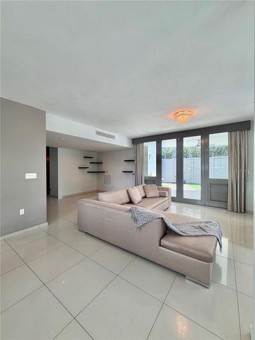 24 CALLE 3 SENDEROS DE MONTEHIEDRA, San Juan, PR 00926