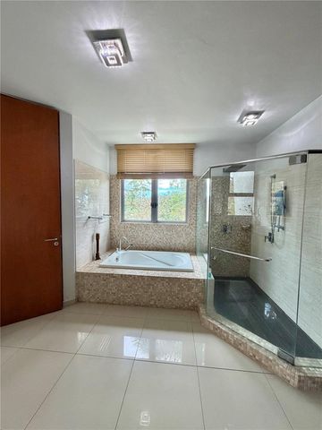 24 CALLE 3 SENDEROS DE MONTEHIEDRA, San Juan, PR 00926