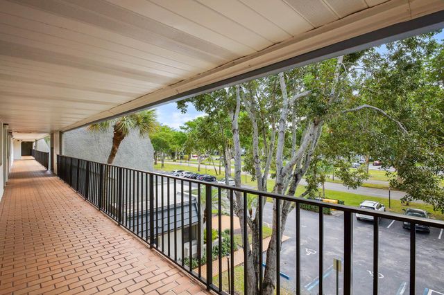 4822 Esedra Court 303, Lake Worth, FL 33467