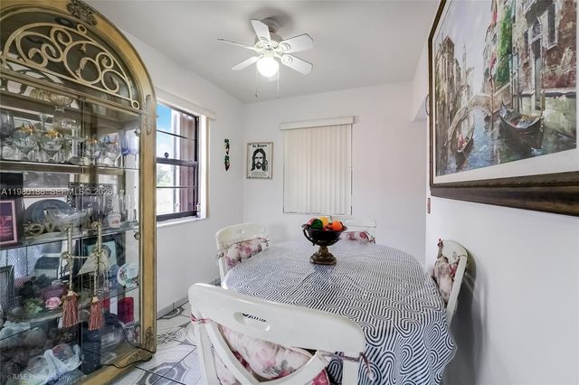 560 NW 97th St, Miami, FL 33150